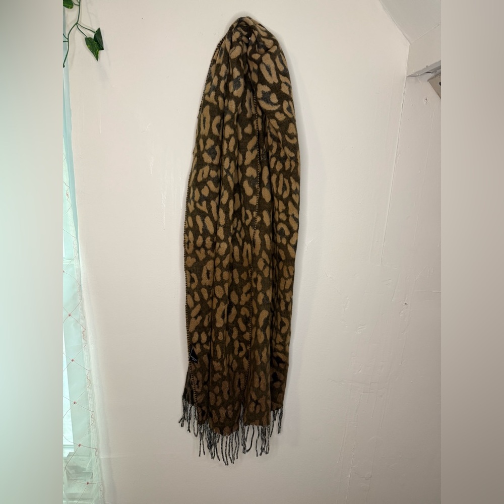 Reversible Leopard Print Scarf
